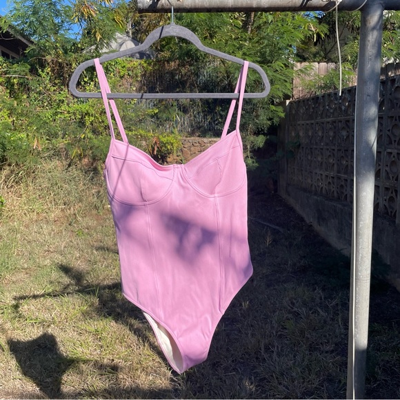 Zulu & Zephyr Ribbed One Piece // Sea Pink // US 12 - Picture 4 of 9